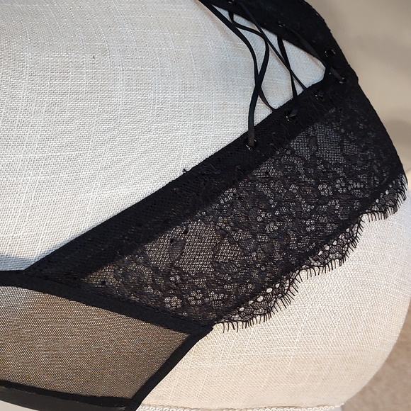 🖤 EUC Victoria's Secret Ladie's Black Lace Adjustable Bottom Snap Bodysuit, S - Picture 11 of 16